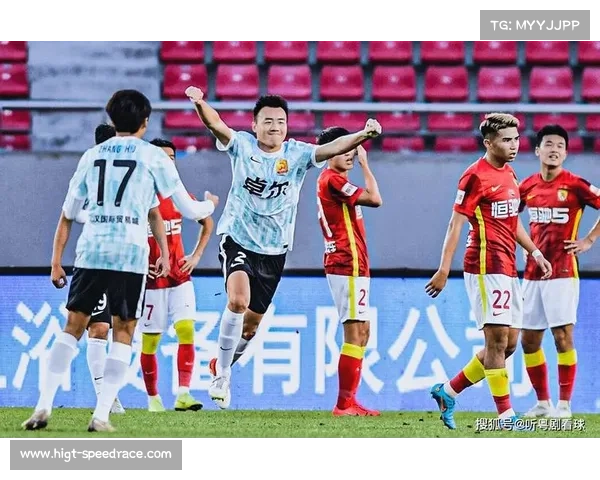 “武汉德比”引爆中超，三镇外援发力助球队重回榜首